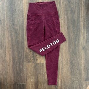 PELOTON Beyond Yoga Leggings Maroon Small Side Pockets Yoga Athleisure Cycling